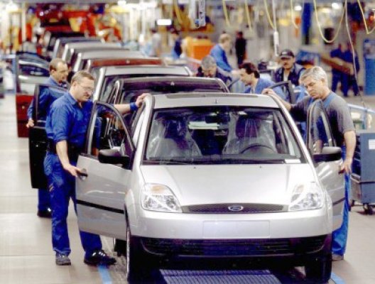 Ford a reluat producţia de maşini şi motoare la Craiova